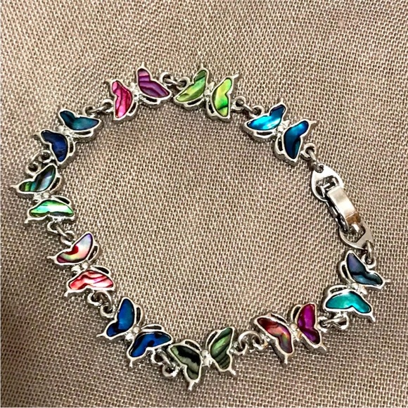 BNWT Y2k pastel colorful butterfly bracelet ๐ฆ - Picture 6 of 7
